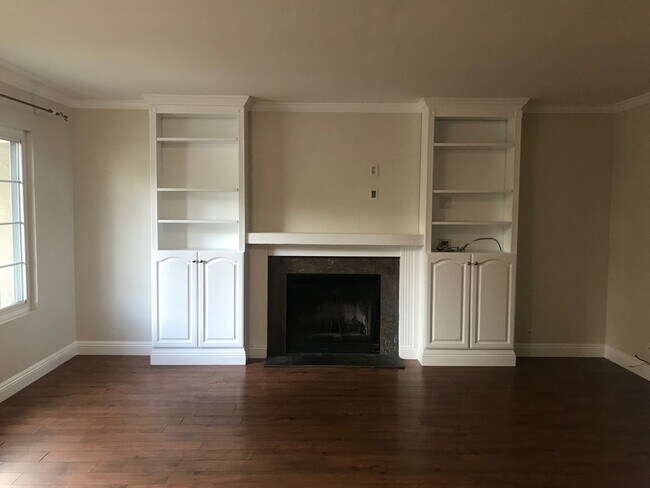 Building Photo - Spacious 2 Bedroom Condo in Carmel Valley!