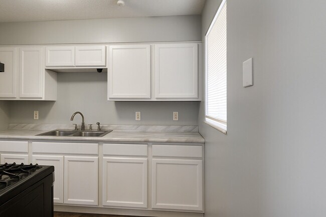 Foto del edificio - 536 Hyatt Ave