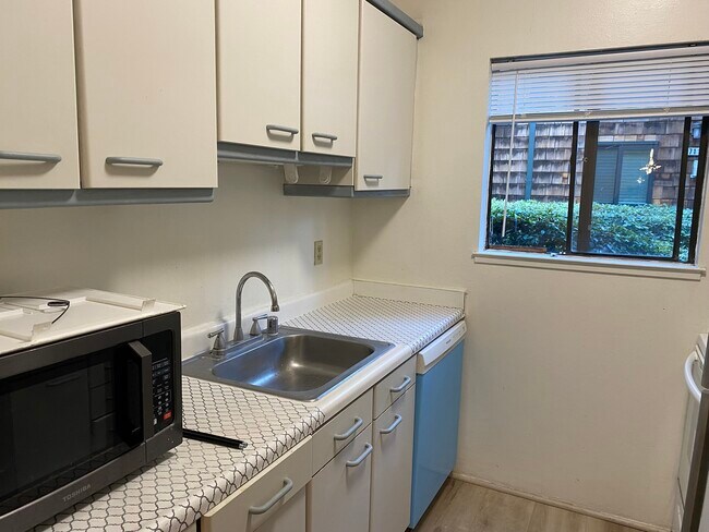 Building Photo - 47109 Benns Ter