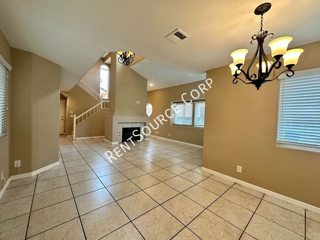 Foto del edificio - 25823 Dickens Ct