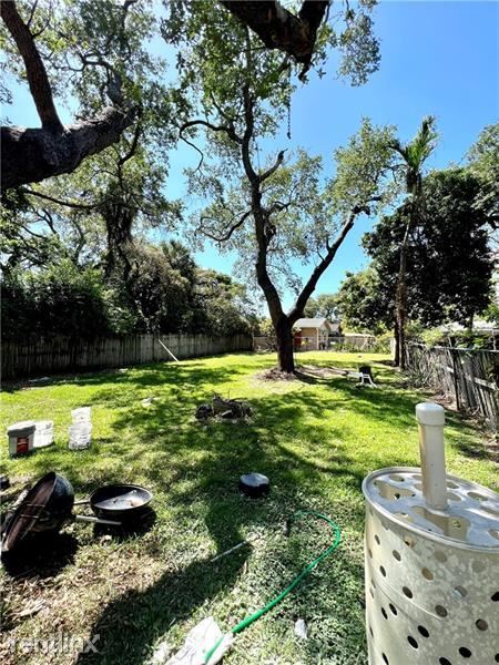 Foto del edificio - 2 br, 1 bath House - 825 SW 6th St # B