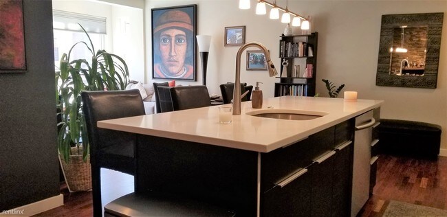 Building Photo - 3 br, 2 bath Flat - 2000 Kimball St Apt B1