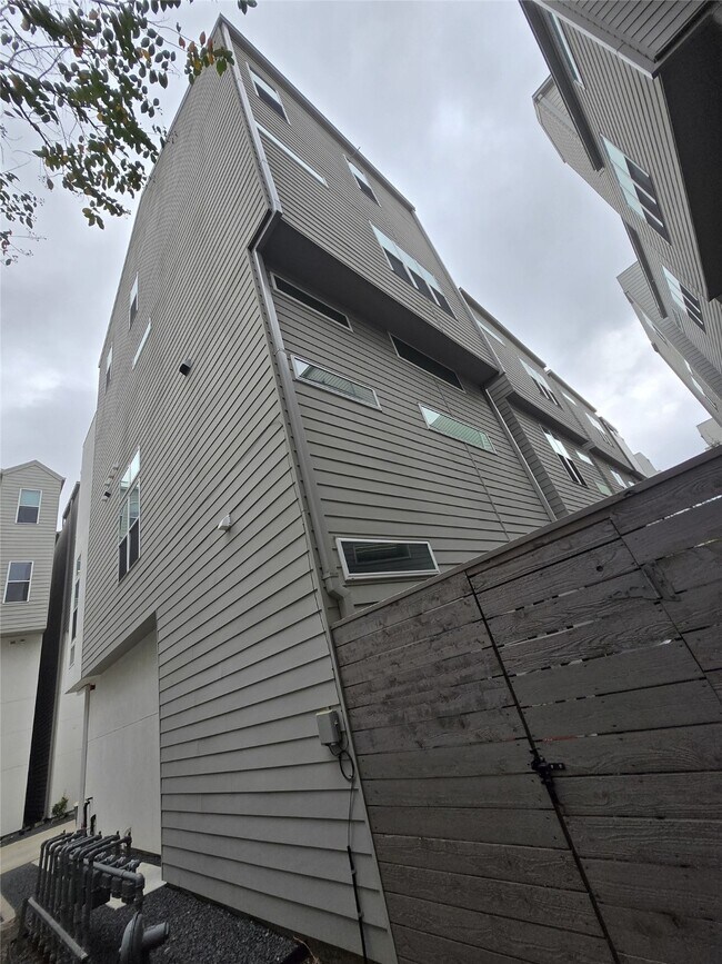 Foto del edificio - 5866 E Post Oak Ln