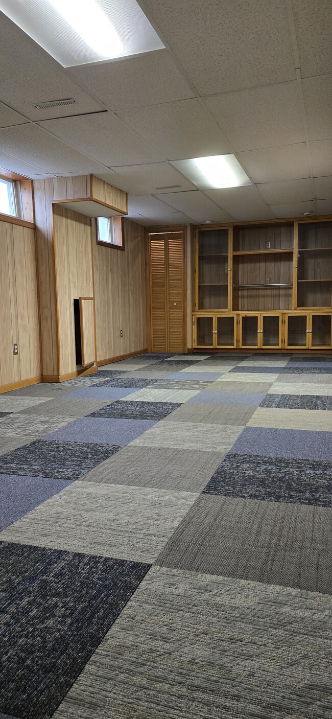 Building Photo - 1420 Thompson Ave