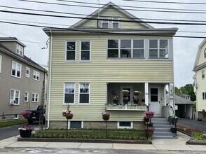 Building Photo - 131 Evans St