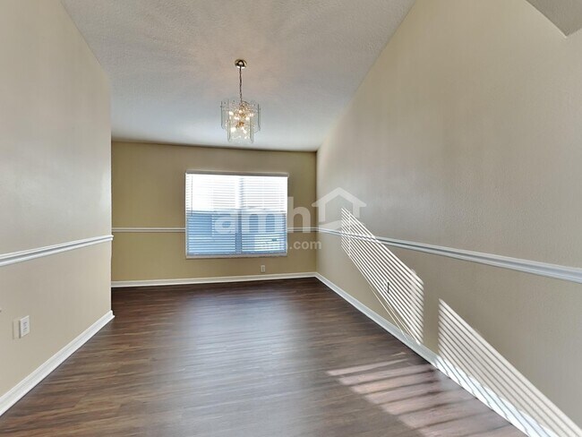 Building Photo - 12723 Lake Vista Dr