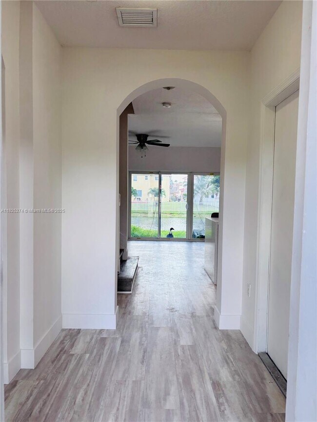 Foto del edificio - 12975 SW 28th Ct