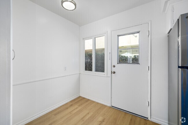 1 habitación, 1 baño - 765 pies cuadrados - Cocina - 7001 Hazeltine Ave