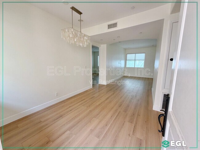 Foto del edificio - 16123 Sunset Blvd