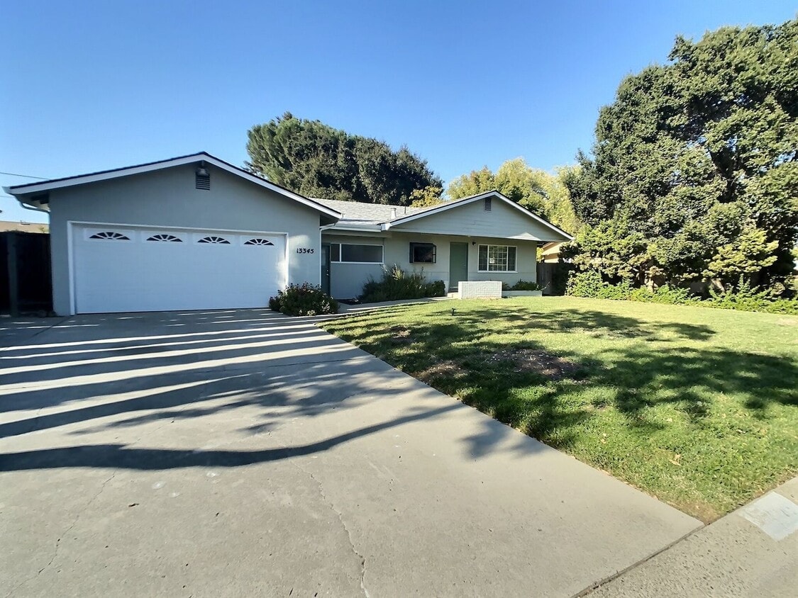 Primary Photo - Saratoga 3 Bedroom House