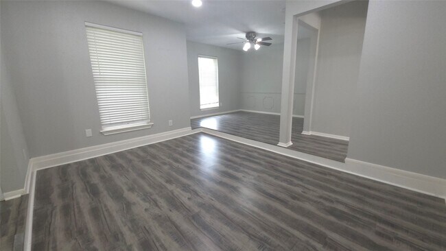 Building Photo - 1119 Montour Dr