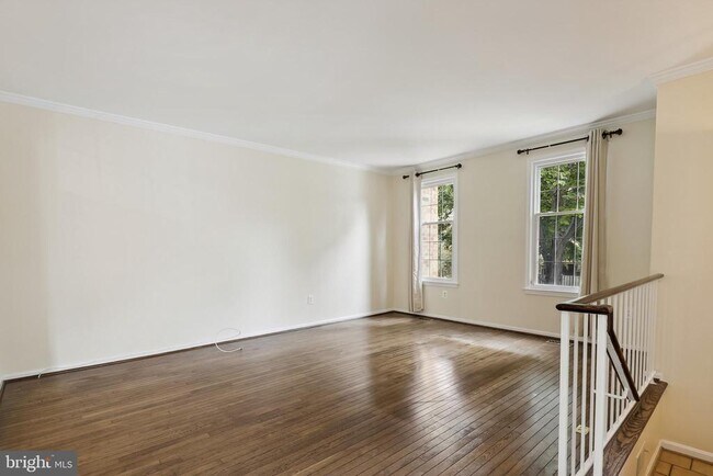 Building Photo - 7230 Taveshire Way