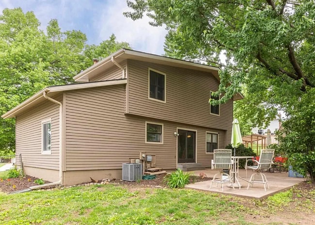 Outdoor seating area - 16024 Martha Cir