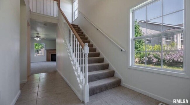 Foto del edificio - 1611 W Geneva Rd