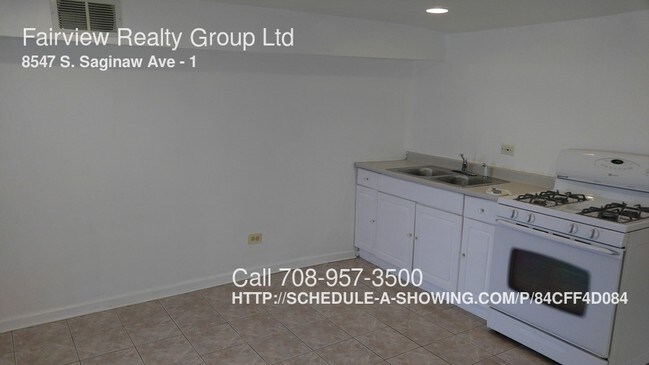 Foto del edificio - 8547 S Saginaw Ave