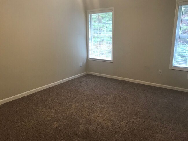 Foto del edificio - 6230 Ambercrest Ct