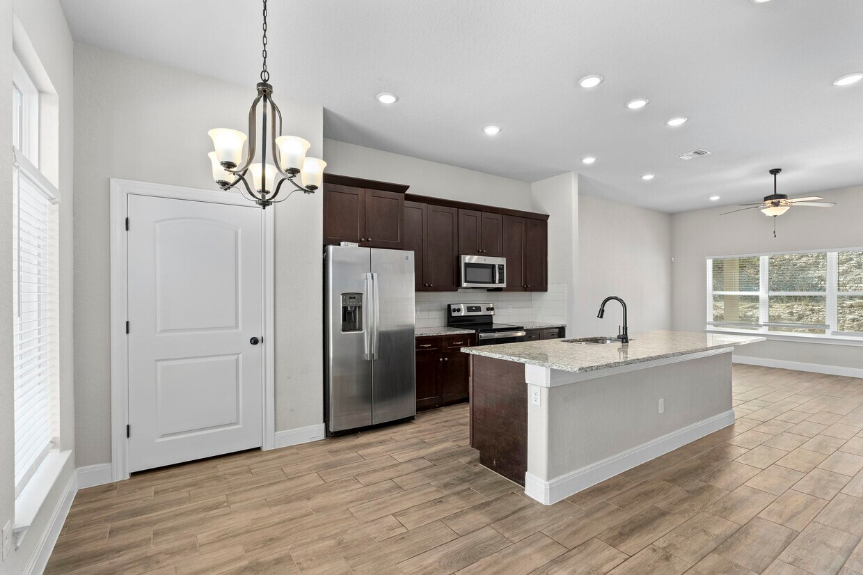 229 High Dr, Spring Branch, TX 78070 Townhome Rentals in Spring