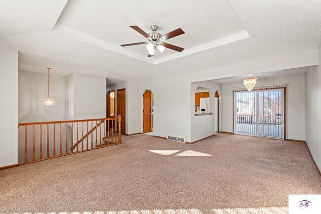 Foto del edificio - AVAILABLE NOW!