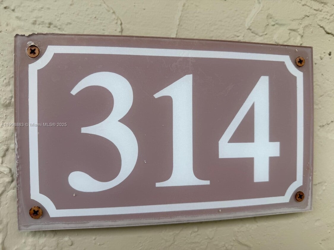 Primary Photo - 7815 Camino Real