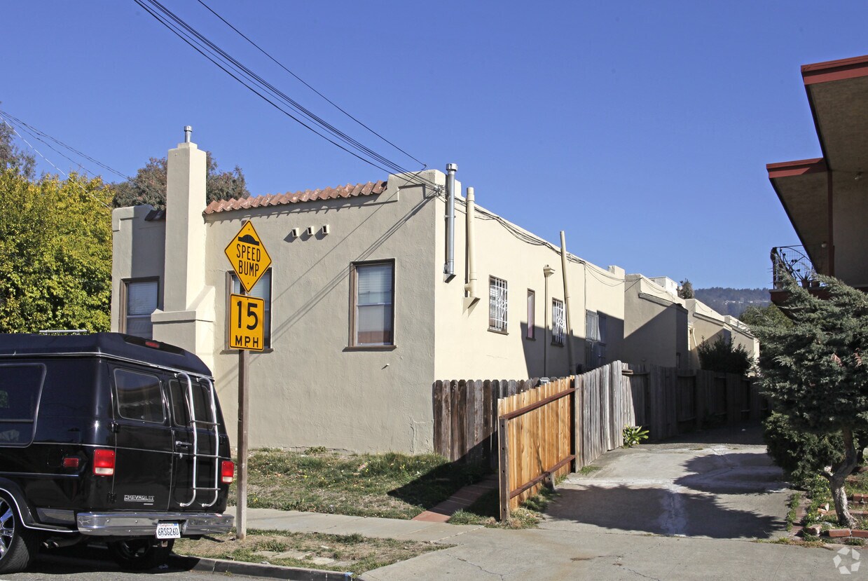 Foto del edificio - 3512-3518 Quigley St