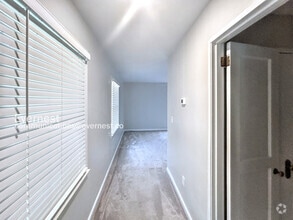 Building Photo - 608 Cobb St