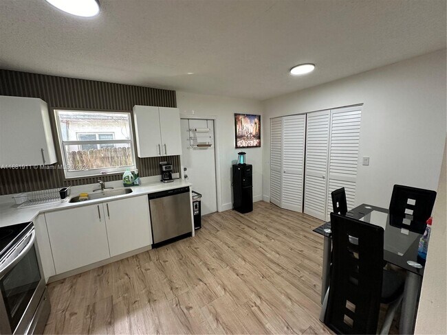 Foto del edificio - 6040 SW 35th St