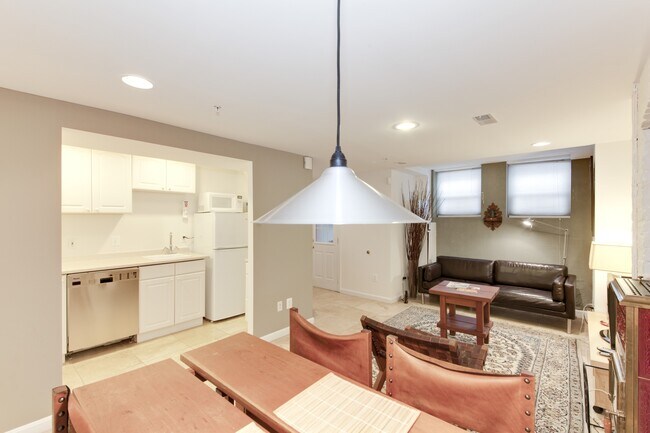 Building Photo - 2106 O Street NW Apt 1