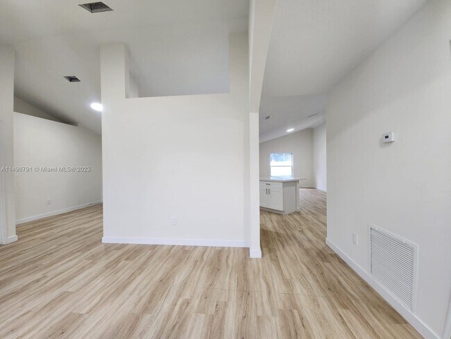 Foto del edificio - 5532 NW Cordrey St