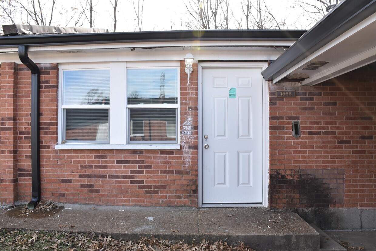 1566 Leonaire Ct Unit 1566, St. Louis, MO 63138 Room for Rent in St