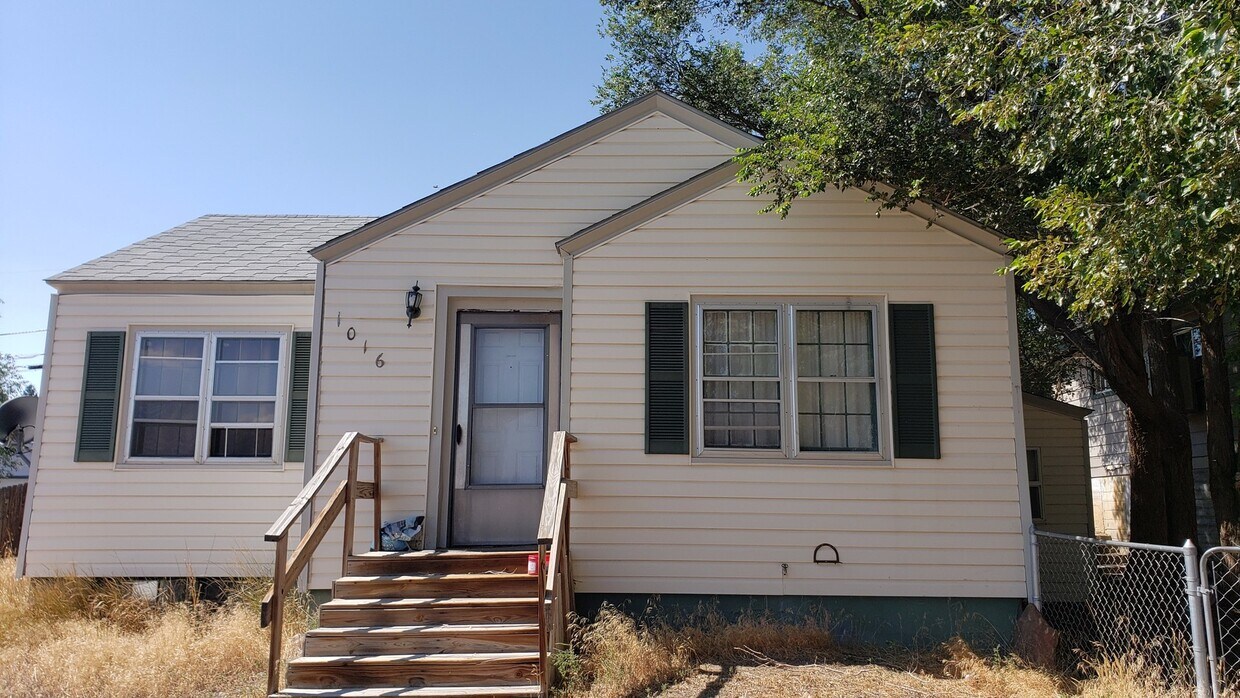 1016 12th St, Rawlins, WY 82301 House Rental in Rawlins, WY