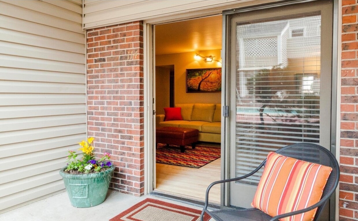 Pool-Side Condo in a Gated Community in Mapleton Hill! - Pool-Side Condo in a Gated Community in Mapleton Hill!