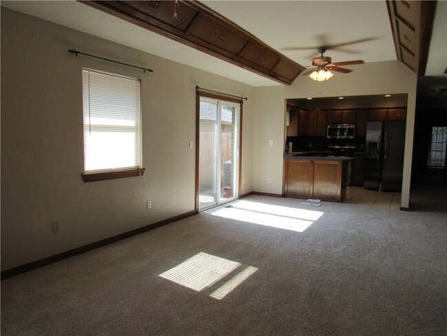 Building Photo - 936 W Tesio Way