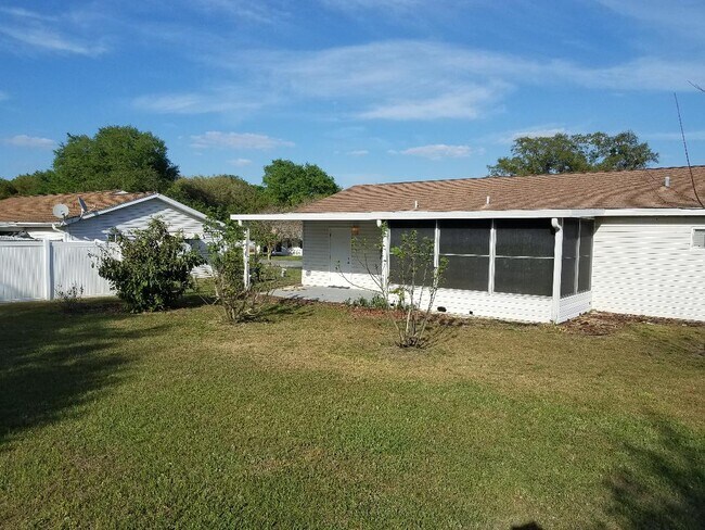 Building Photo - 6590 SW 62nd Ln