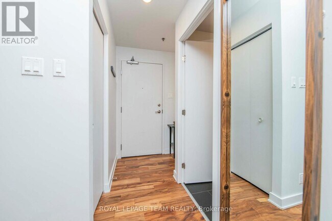 Building Photo - 360 McLeod St