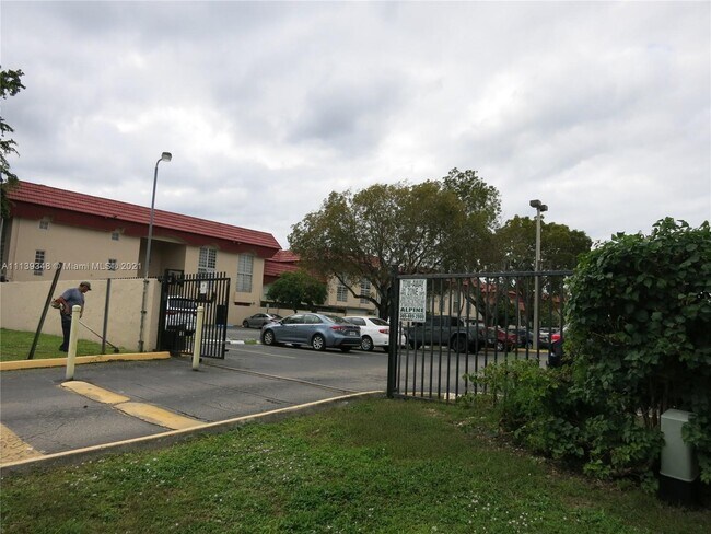 Foto del edificio - 10901 SW 88th St