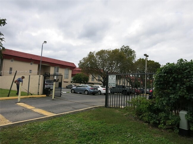 Building Photo - 10901 SW 88th St
