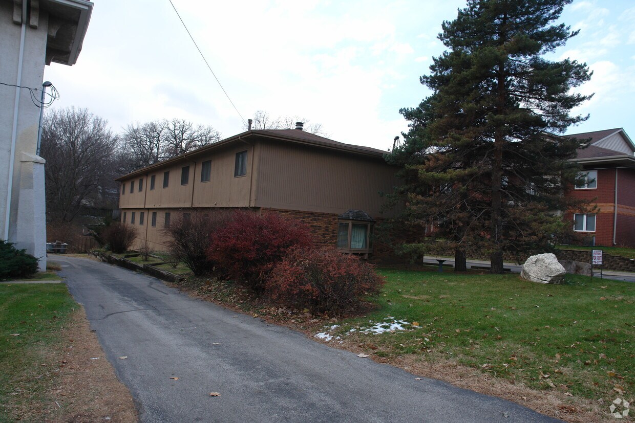Foto del edificio - 4004 University Ave