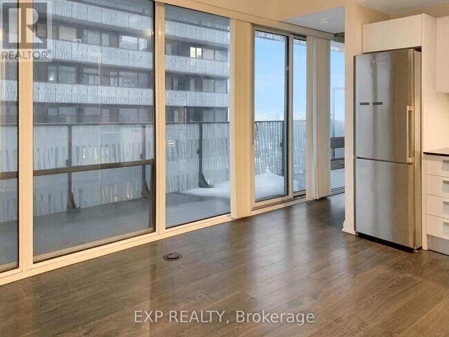 Photo du bâtiment - 42 Charles St E