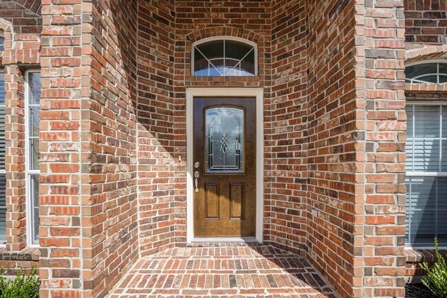 Foto del edificio - 8110 Cove Timbers Ln