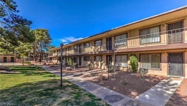 Building Photo - 615 S Royal Crest Cir