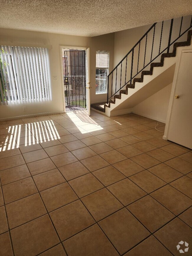 Building Photo - 4813 Terrace Ave
