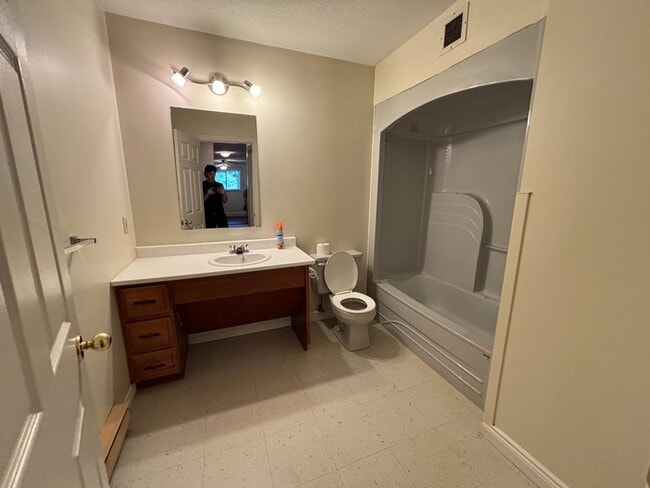 Building Photo - Apartement for Rent