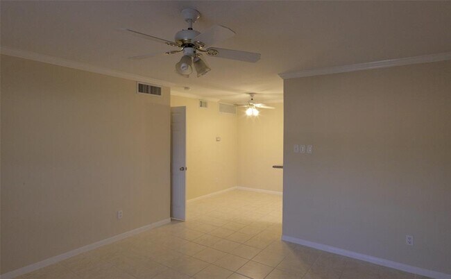 Building Photo - 1223 Augusta Dr