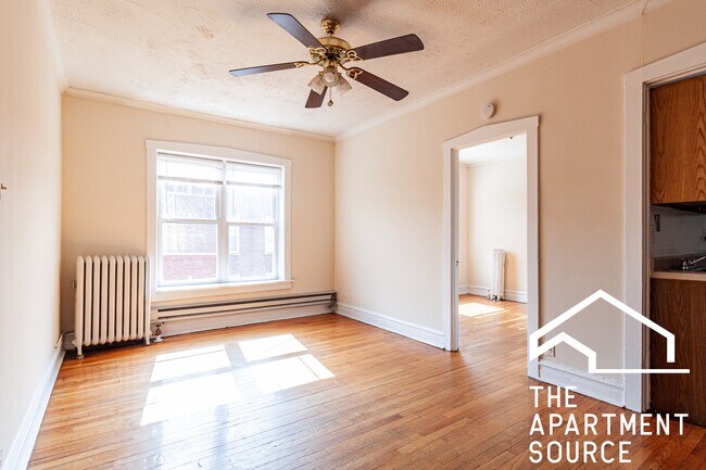 Photo - 955 W Cornelia Ave Apartment