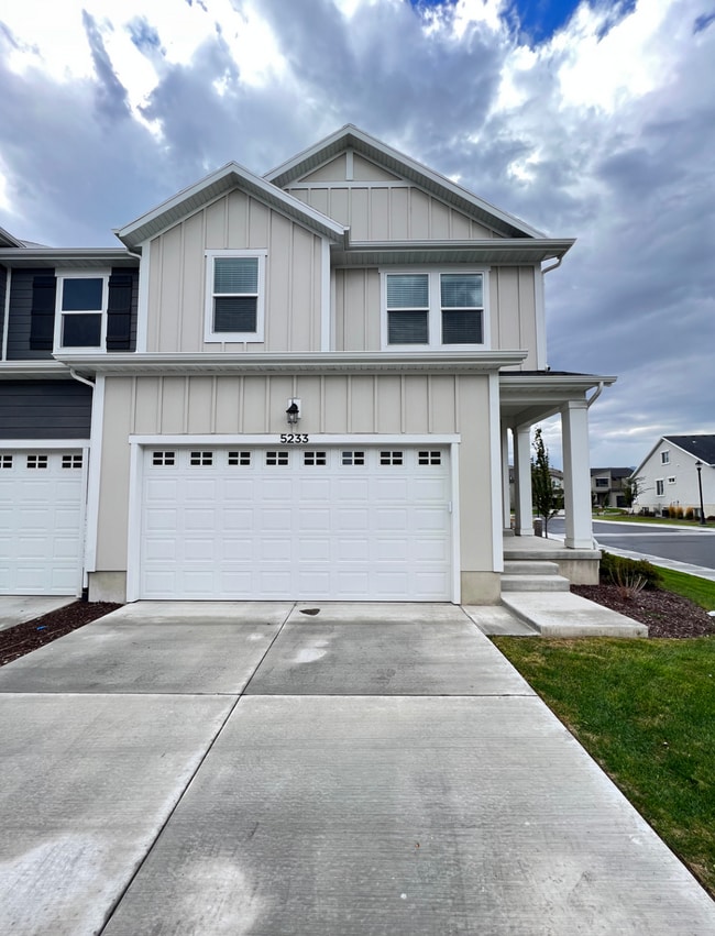 Building Photo - 5233 W Cannavale Dr