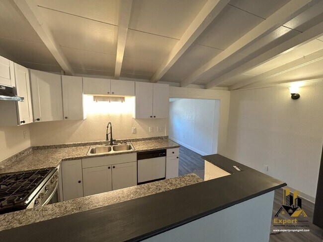 Foto del edificio - 5637 Rosario Blvd