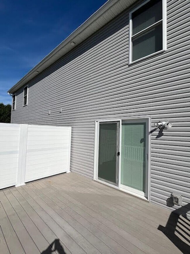 Building Photo - 149 Southpark Dr