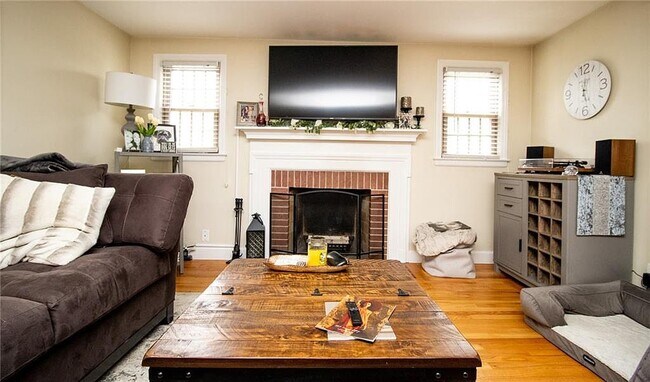 Foto del edificio - 112 Mason Ave