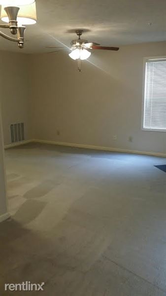 Building Photo - 308 Waterdown Dr