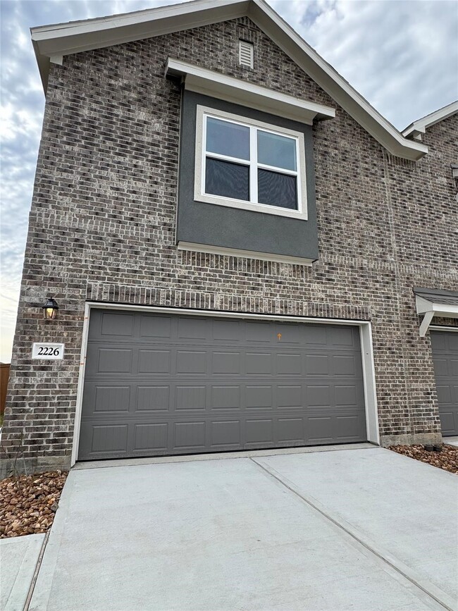 Building Photo - 2226 Salinas Dr